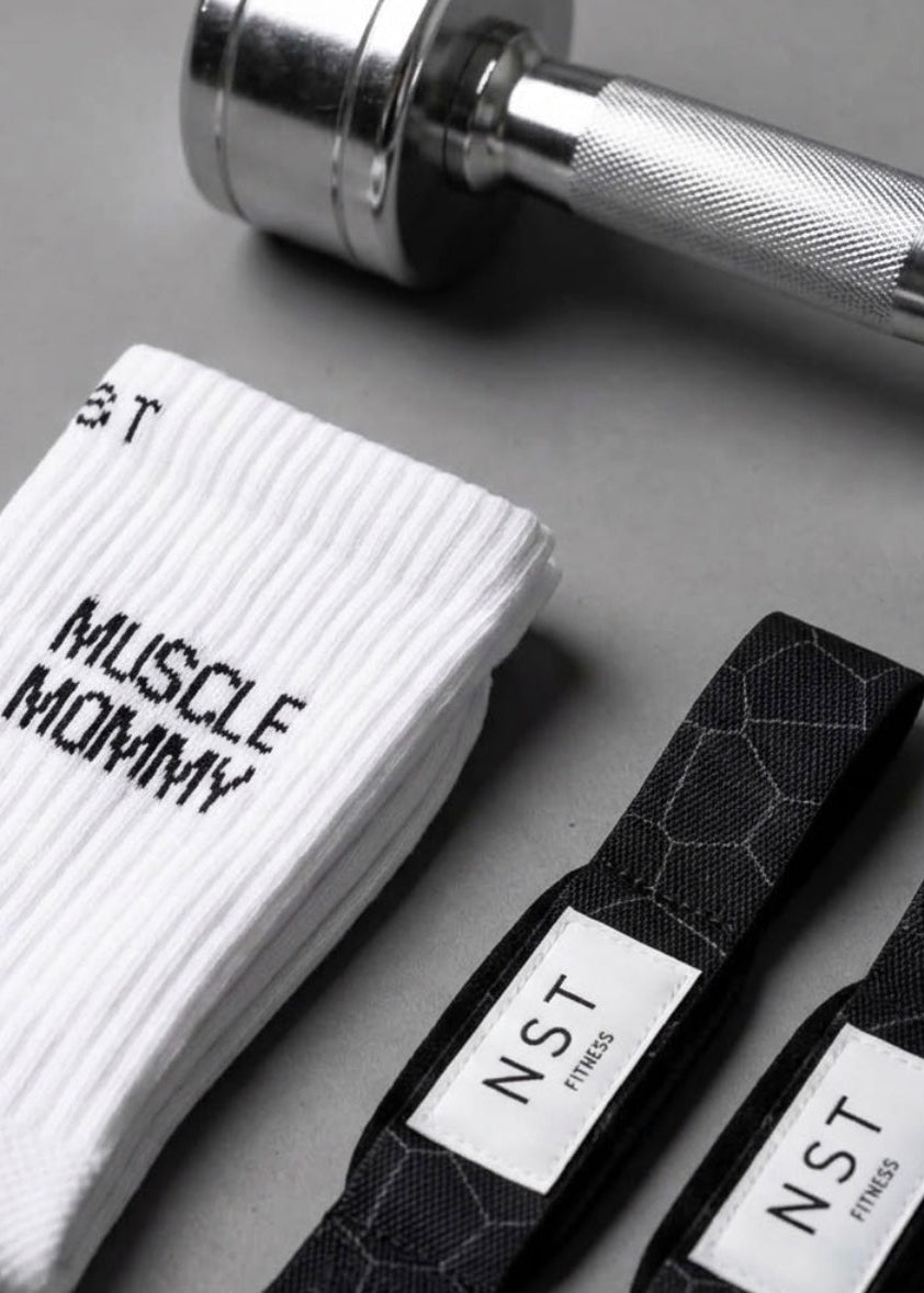 Strong Girl Bundle - 3er Pack Muscle Mommy Socks & Limitless Zughilfen