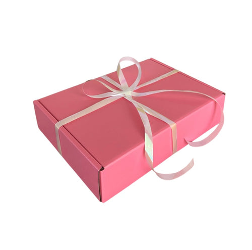 Geschenkbox Pink mit weißer Schlaufe 