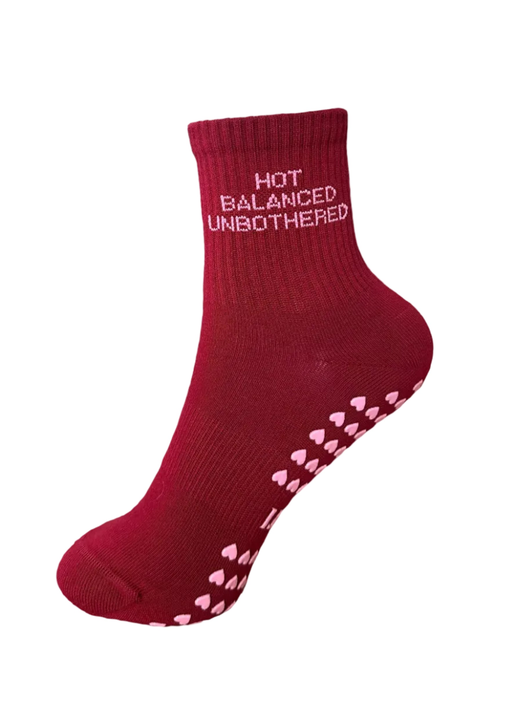 Burgundy Pilates Socken mit dem Schriftzug "Hot Balanced Unbothered"