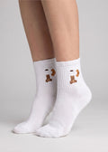 Weiße Pilates Socken mit einem Teddybären, Croissant und einem Kaffee