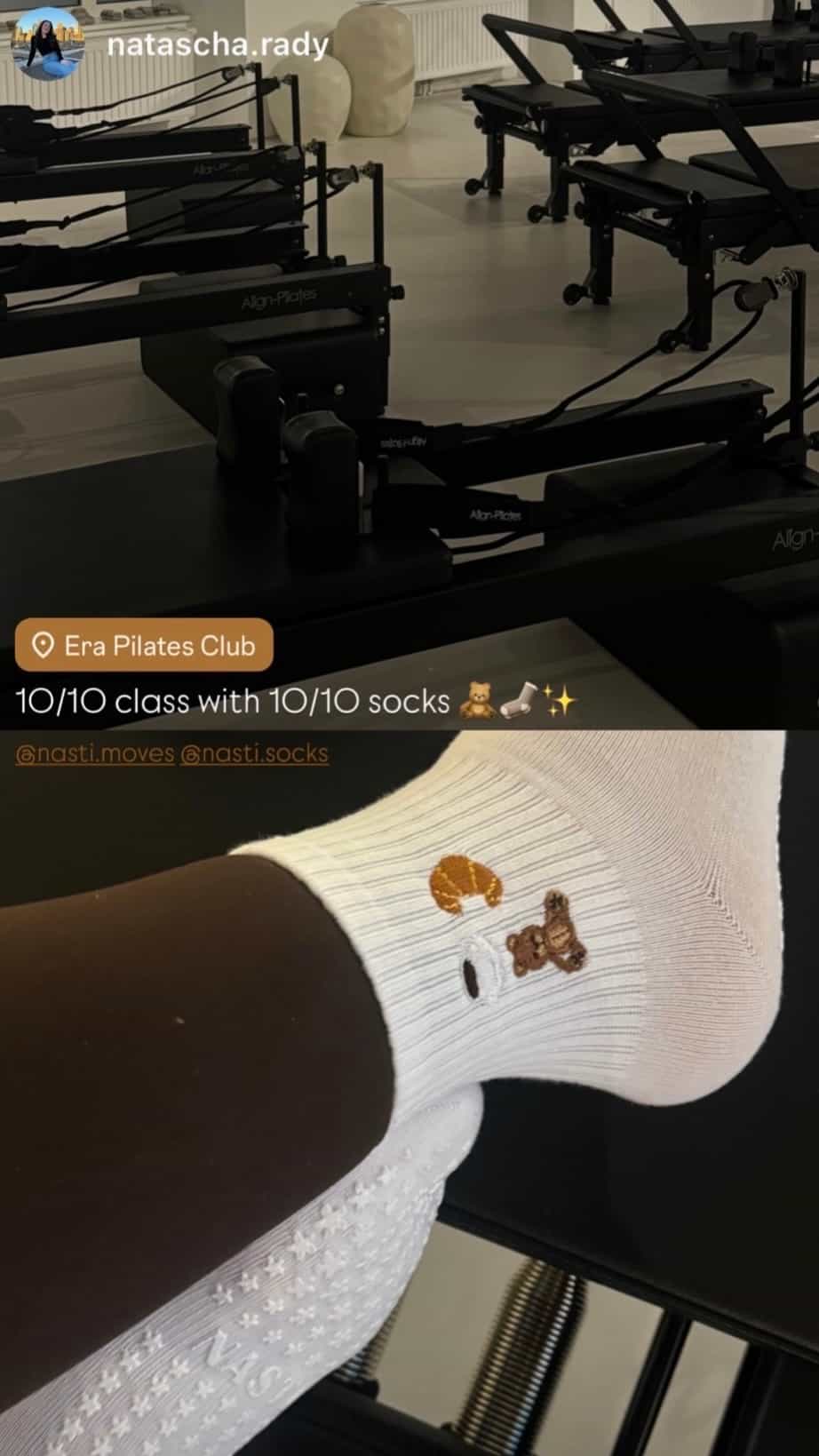 Weiße NST Pilates Grip Socken mit Bärchen- und Herzmotiv während einer Reformer-Pilates-Session im Era Pilates Club.